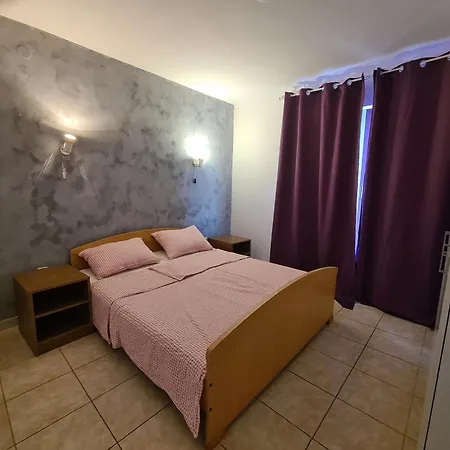 Niko Apartamento Trogir