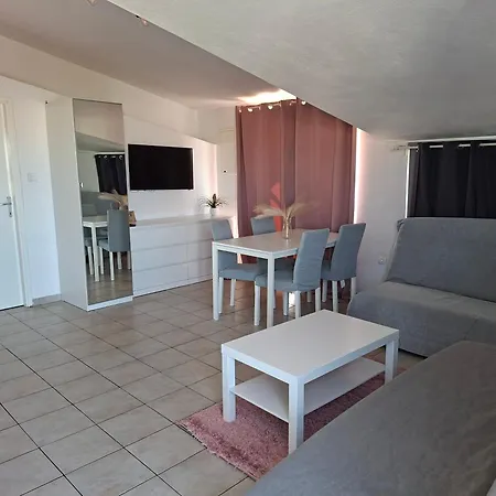Niko Apartman *